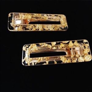 Gold flakes hair clip